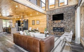 Duval By Avantstay 10Min To Dt Pigeon Forge W Indoor Pool Hot Tub Amazing Views